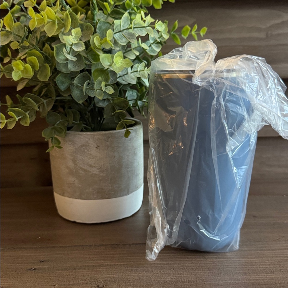 S'well Coastal Blue 18 oz Tumbler - Picture 3 of 6